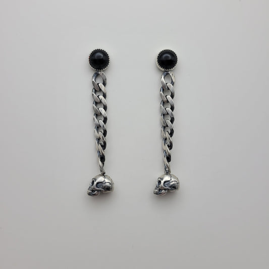 Onyx & chain earrings with skulls