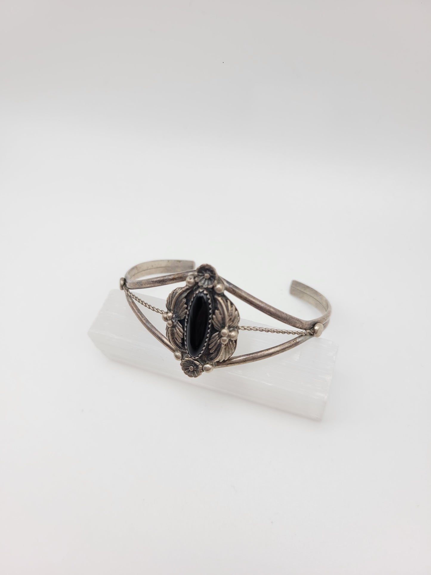 Onyx cuff