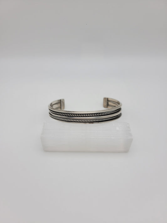 Tahe cuff double twisted wire