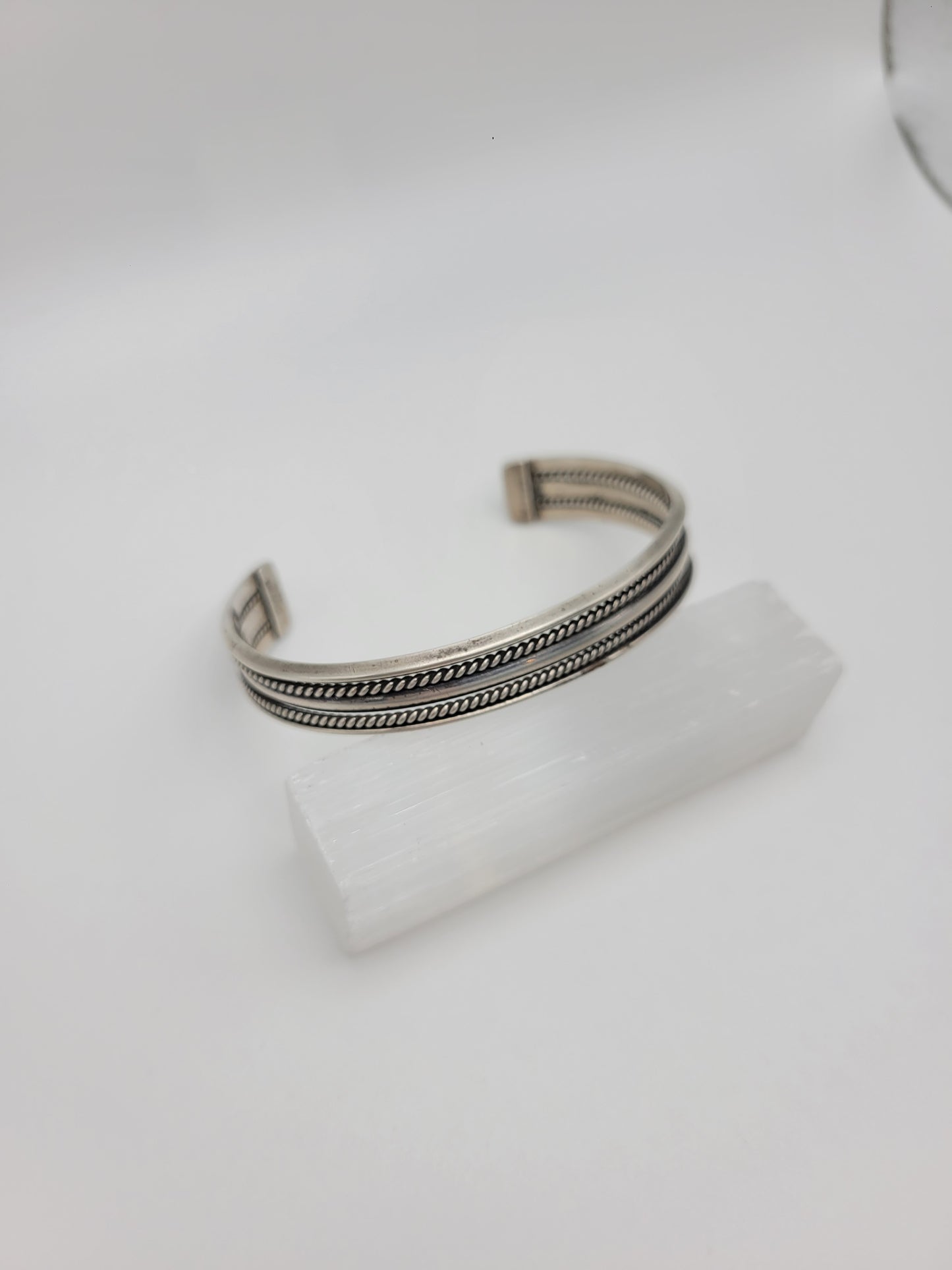 Tahe cuff double twisted wire